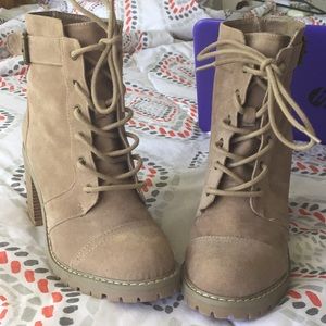 Shoe dazzle bootie heels